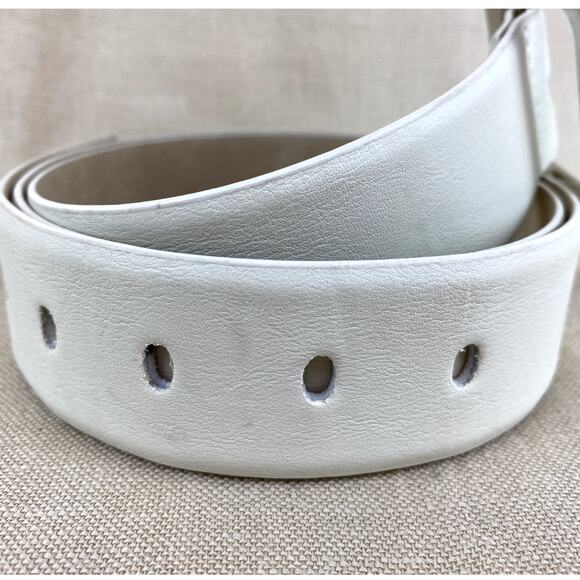 Womens White Belt with Enamel Buckle Size Large - Picture 7 of 7